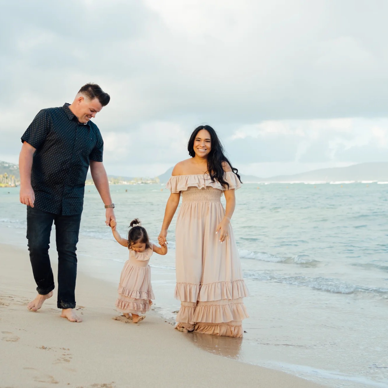 The Lybecker Family on Oahu beach